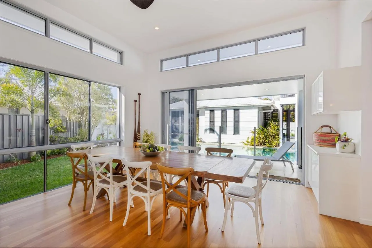 Hampton Beach House On The Waterfront Buddina Australie