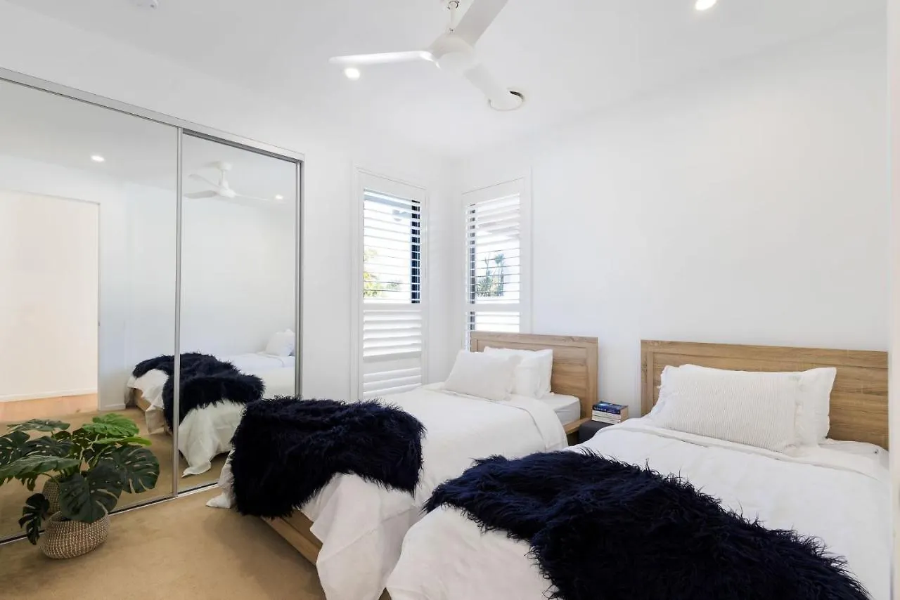 Hampton Beach House On The Waterfront Buddina Australie
