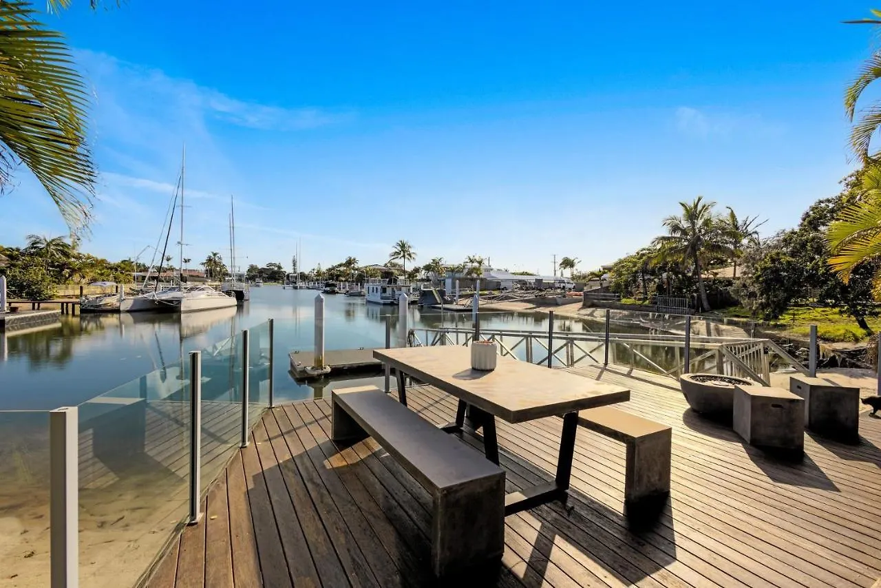 Hampton Beach House On The Waterfront Buddina Hébergement de vacances