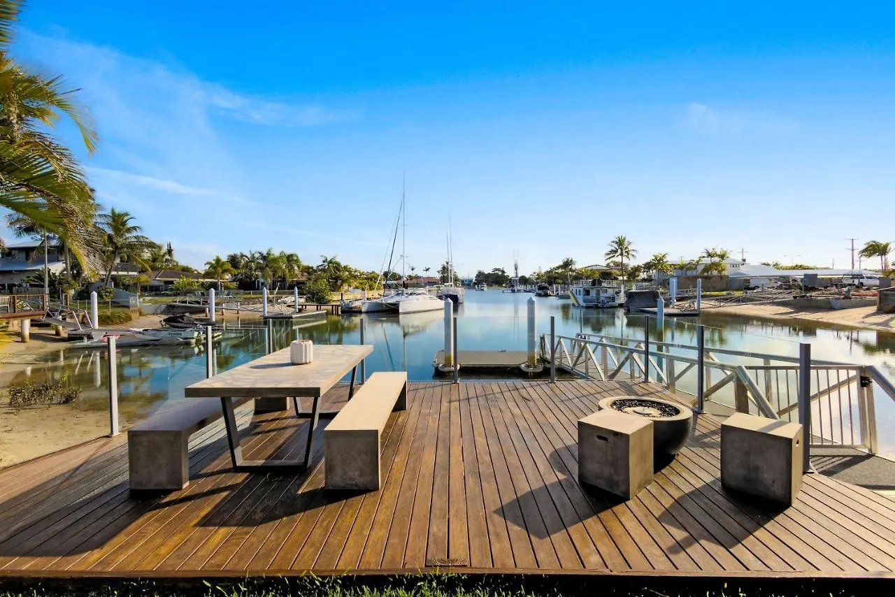Hébergement de vacances Hampton Beach House On The Waterfront Buddina Australie