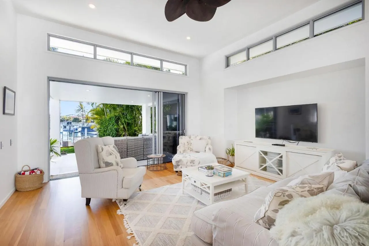Dom wakacyjny Hampton Beach House On The Waterfront Buddina